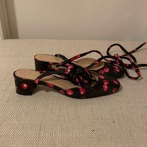 Low heel leather cherry print sandals